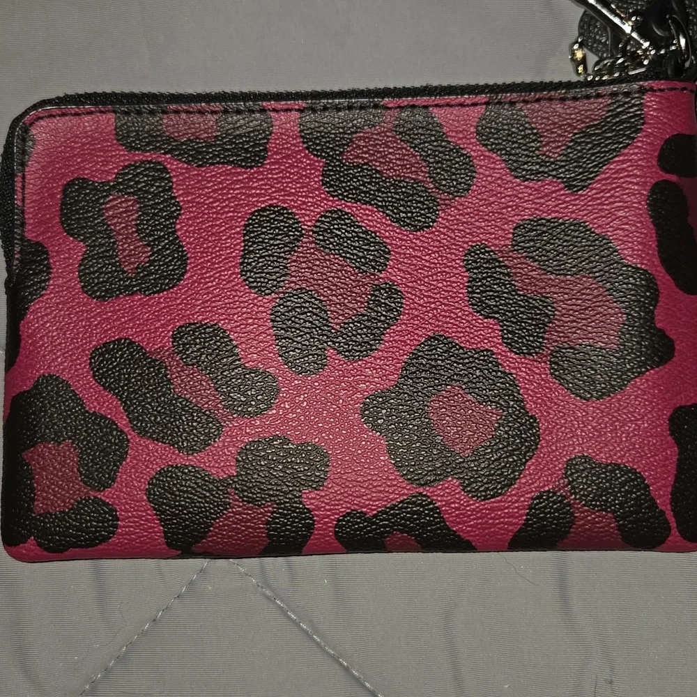 Coach Oselot Corner Zip Wristlet featuring an leopard print red and black. RARE - Picture 4 of 6